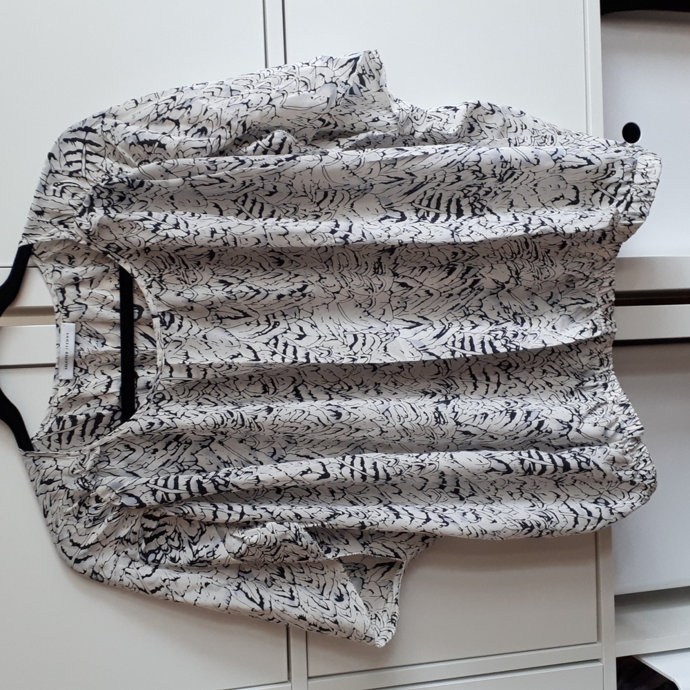 Brand new 100% silk loose fit Top